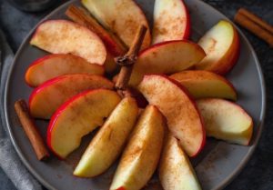 Apple Slices with Cinnamon